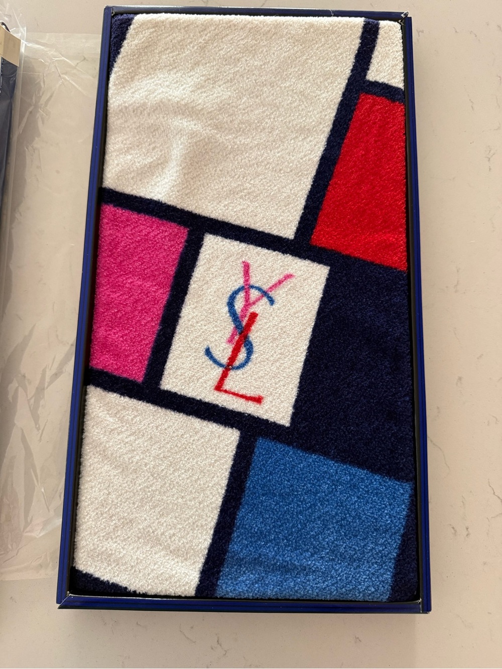Yves Saint Laurent Towel - Picture 2 of 2